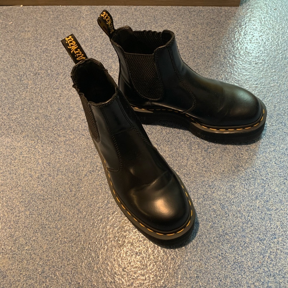 Dr. Martens 2976 Quad Chelsea Boots platform